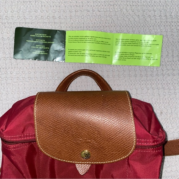 Le Pliage Longchamp back pack in maroon. Hardly user, in great condition. - Picture 4 of 7